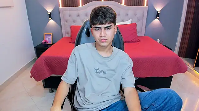 Tommy18__ – Naživo XXX chat