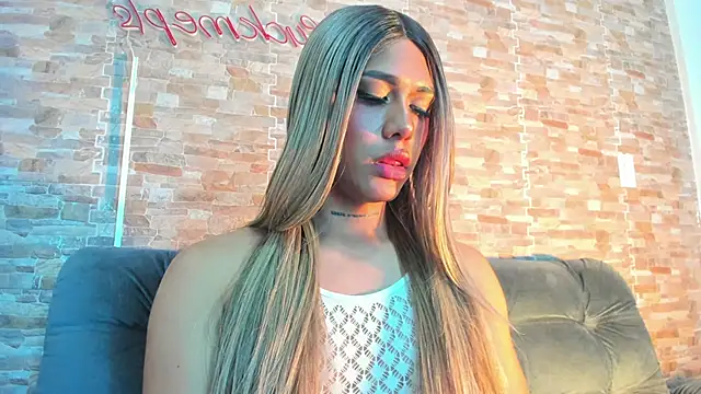 Dreams_Chloe Live XXX-Chat