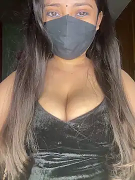 Naughty_pooja44 Adlı Modelin Web Kamerası Şovu
