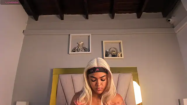 vahiolet_fuentes' Live XXX Chat