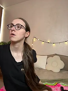 Show modela MartiniiSelenna na web-kameri