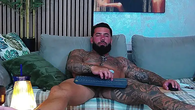 В ебкам-шоу masterkingofmusclee