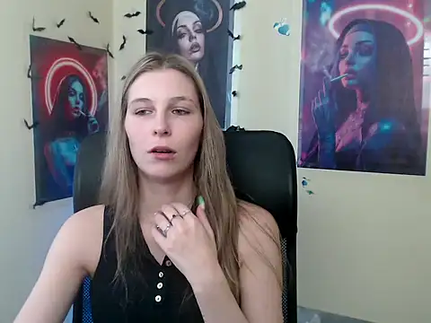 StrangerGi – Live XXX-chat