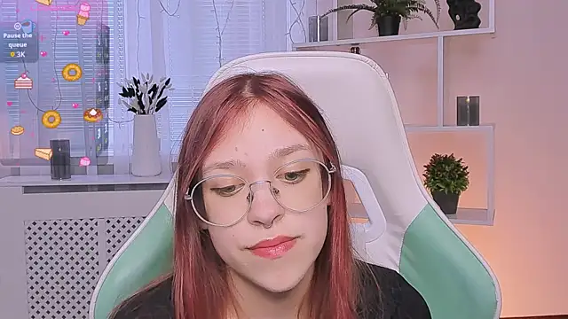 LayriantaVee Adlı Modelin Canlı XXX Sohbeti