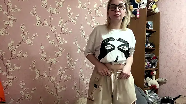 LiraDreamX Adlı Modelin Canlı XXX Sohbeti