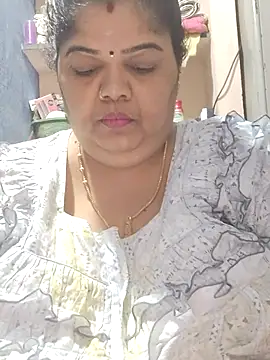 tamilthanushri Live XXX-Chat