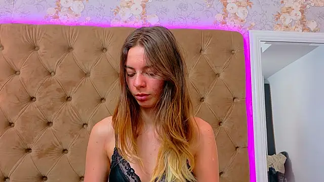 CoraVex live XXX chat
