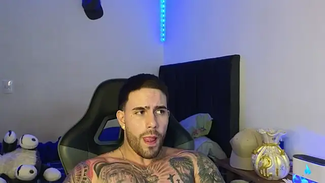Ades_Lowe Show Webcam