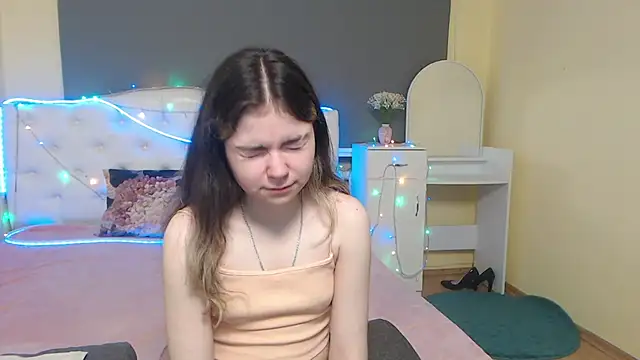TinaRedly Chat XXX live