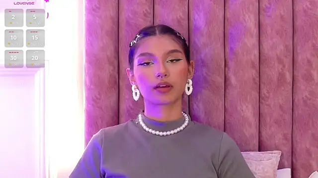 Mimi-Nyx's Live XXX Chat