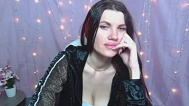 MilaLoona's Live XXX Chat