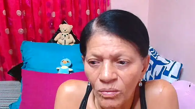 SLUTTYROXY élő XXX-chatje