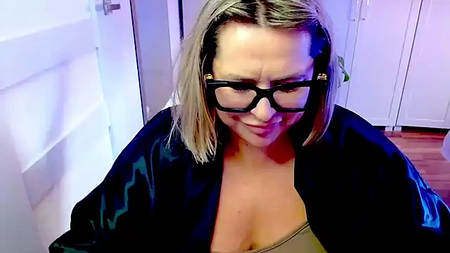 Chat +18 de teaseDiana ao vivo
