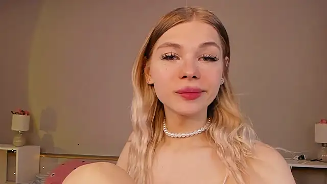 Blondy_Fina – Kamerová šou