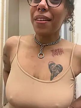 Princess_Desirae's Live XXX Chat