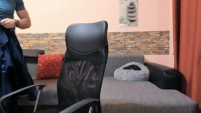 HotHunkTrainer's Webcam Show