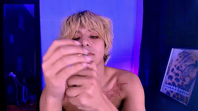 Aronn_44 Chat XXX live