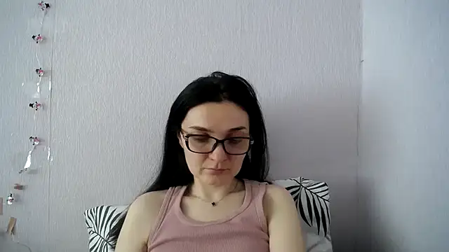 Shiny_gine live XXX chat