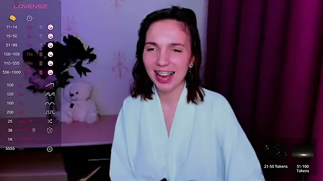KindHazelHere_ Adlı Modelin Canlı XXX Sohbeti