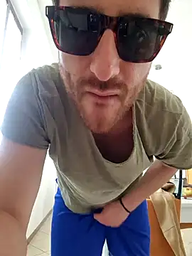 XXX chat uživo modela simo1097