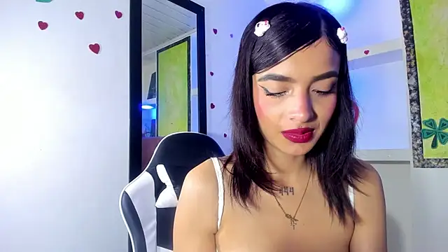honeyluxe_ Adlı Modelin Canlı XXX Sohbeti