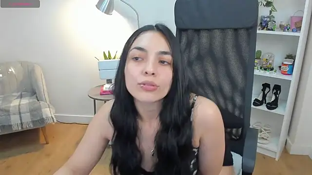 _BellaEvans_ Adlı Modelin Canlı XXX Sohbeti