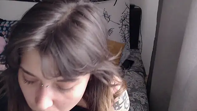 AlienforTwenty Live XXX-Chat
