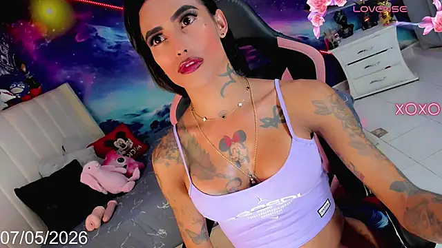Nella_Dolls élő XXX-chatje