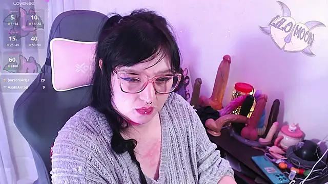 Онлайн чат XXX LiloMoon69