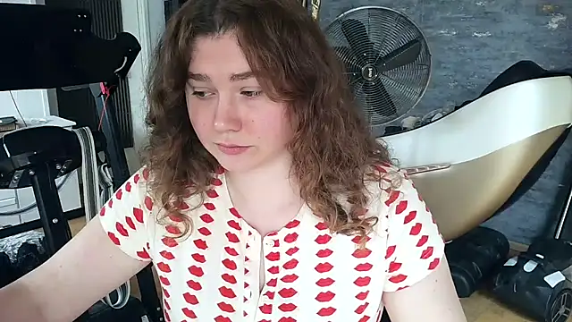 Онлайн чат XXX AmeliFoxi