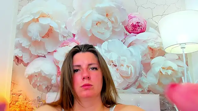 MiraSwee's Live XXX Chat