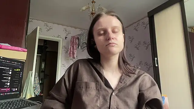 SofiaOops_1 élő XXX-chatje