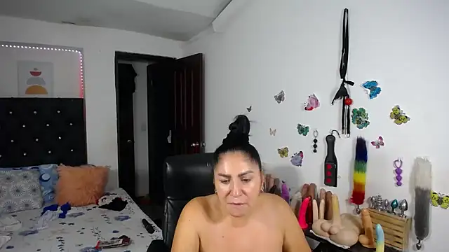 แชท XXX สดของ mature_bigboobs10