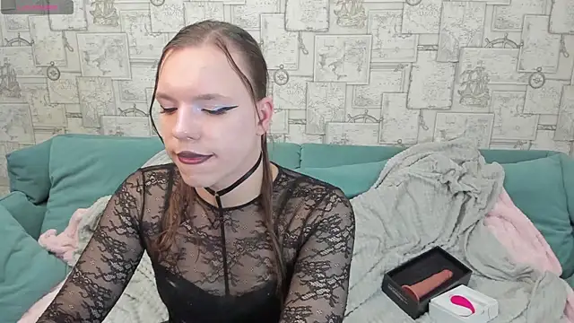 Madison_dolly: διαδικτυακό σόου στην κάμερα