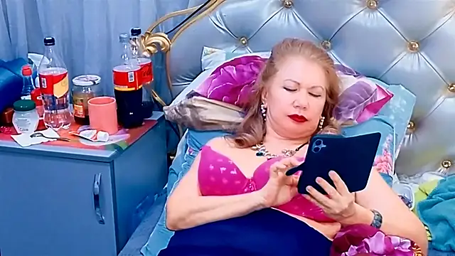 Hornystepmom29 élő XXX-chatje