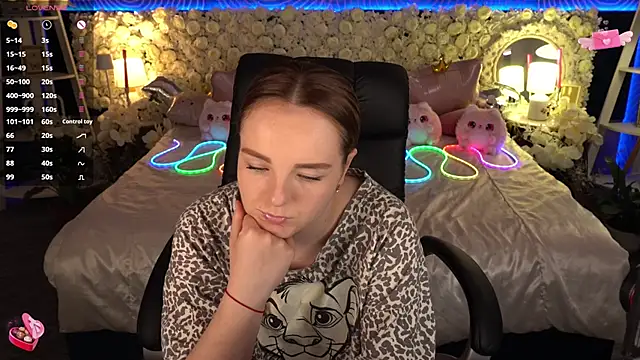 FoxyShy Chat XXX live
