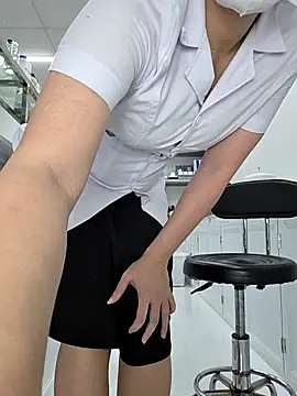 Chat +18 de HinaLovely ao vivo