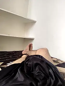 prince_the_Mbull: διαδικτυακό σόου στην κάμερα