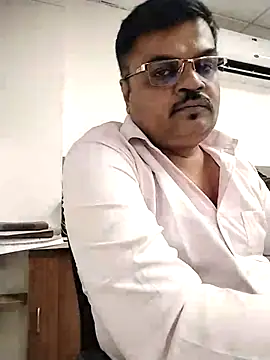 Desi_Lodo_Gujju_BoyのライブXXXチャット