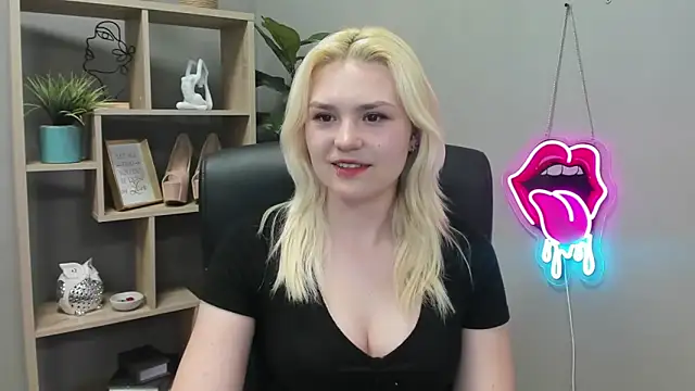SweetLilyxo's Live XXX Chat