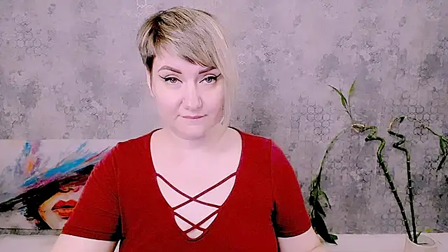 Djullia élő XXX-chatje