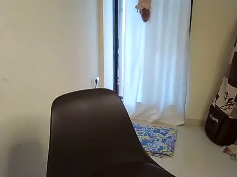 MakeMeCumAhhのライブXXXチャット