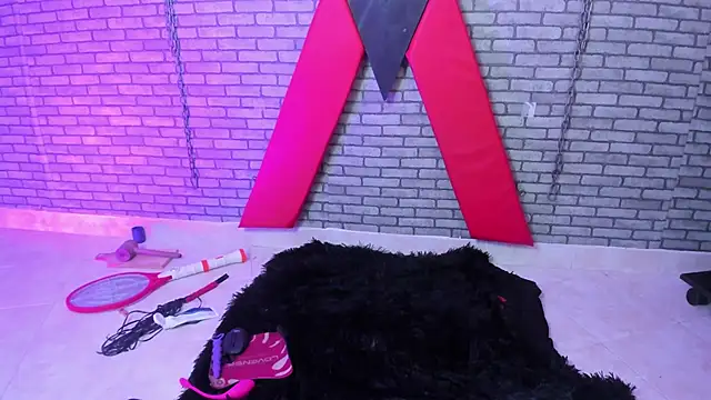 Czat XXX na żywo – hillary_bigbutt
