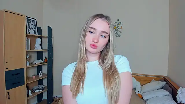 VioletteClaire Adlı Modelin Canlı XXX Sohbeti