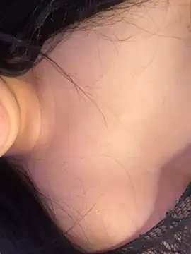 Mouuna_2002's Live XXX Chat