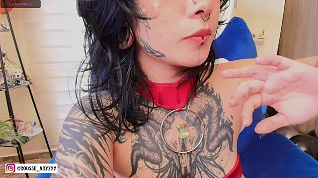 Show modela AryRousse na web-kameri