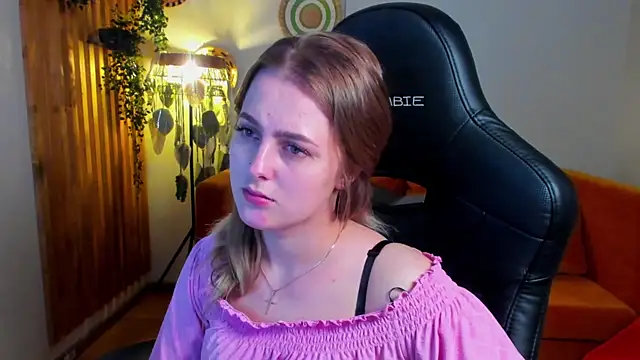 EllaBells' Live XXX Chat