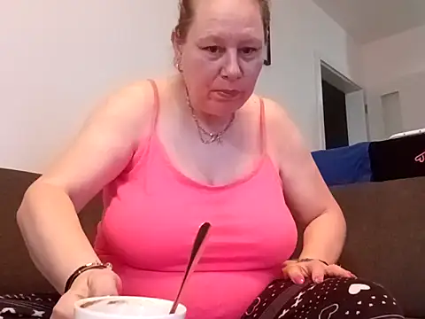 Jahudka47 – Naživo XXX chat