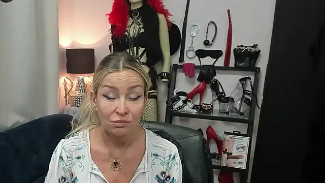 Chatroom XXX en direct de crystaLUX