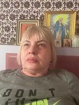 Show modela AnastasiaGrey777 na web-kameri